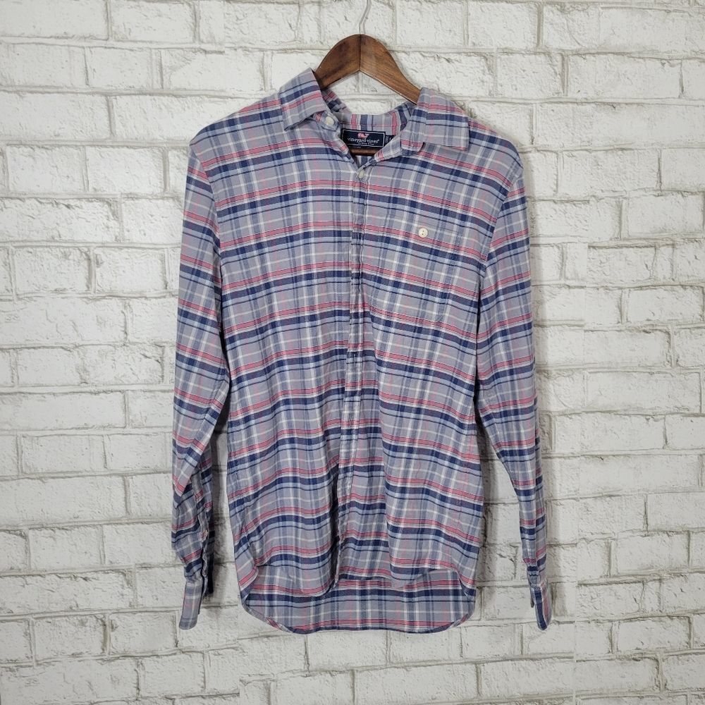 Vineyard‎ Vines blue and pink button down